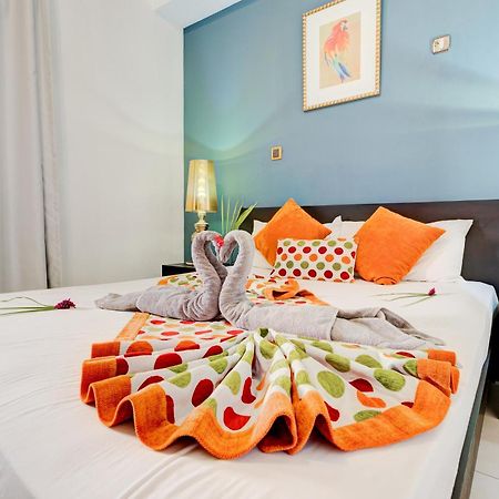 Pereybere Apartment With Breakfast And Private Balcony Pereybere Beach Buitenkant foto