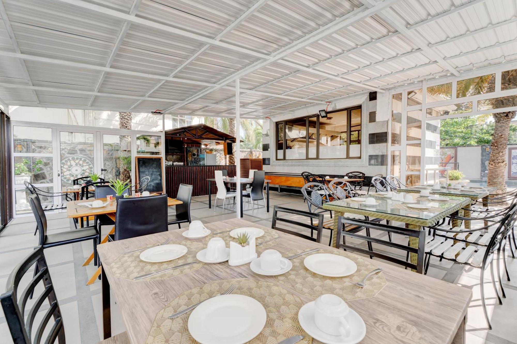 Pereybere Apartment With Breakfast And Private Balcony Pereybere Beach Buitenkant foto